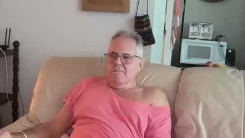 Snapshot of erostalk chatting on 10.16.25 eros online show from 10.16.25