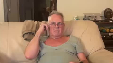 Snapshot of erostalk chatting on 10.19.25 eros online show from 10.19.25