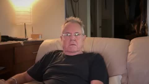 Snapshot of erostalk chatting on 10.26.25 eros online show from 10.26.25