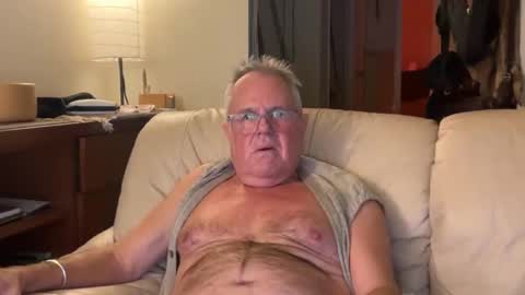 Snapshot of erostalk chatting on 10.27.25 eros online show from 10.27.25