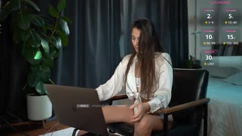 Snapshot of erotic_market chatting on 10.26.25 SOFIA DAMIEN PVT MODEL online show from 10.26.25