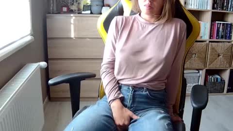 Melissa   online show from 02.12.25