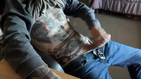 Snapshot of eroticcloseups chatting on 05.19.26 Erotic CloseUps online show from 05.19.26