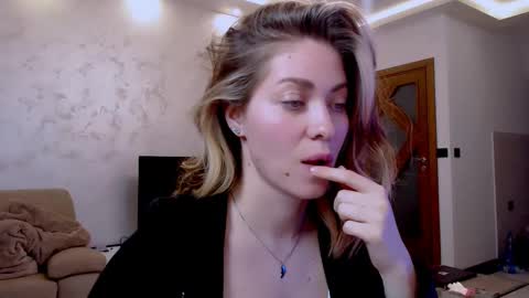 LylaXXX online show from 03.06.25