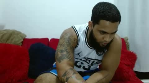 Snapshot of eroticoblack chatting on 09.30.25 Eroticoblack online show from 09.30.25