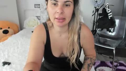 eroticsensualkitty4u online show from 10.24.25