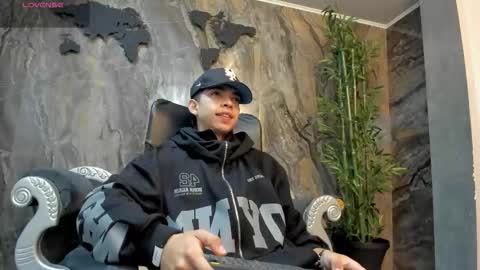 Snapshot of eryonbradley chatting on 09.12.25 Eryon online show from 09.12.25