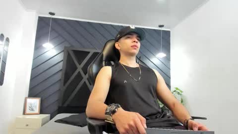 Snapshot of eryonbradley chatting on 09.23.25 Eryon online show from 09.23.25