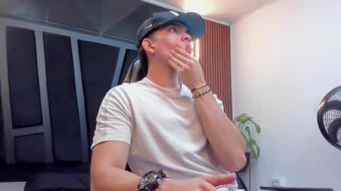 Snapshot of eryonbradley chatting on 09.30.25 Eryon online show from 09.30.25