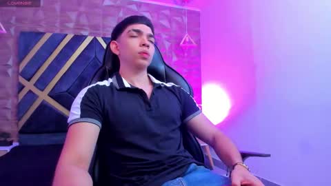 Snapshot of eryonbradley chatting on 10.05.25 Eryon online show from 10.05.25