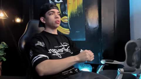 Snapshot of eryonbradley chatting on 11.04.25 Eryon online show from 11.04.25