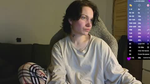 esajukyy online show from 04.02.26