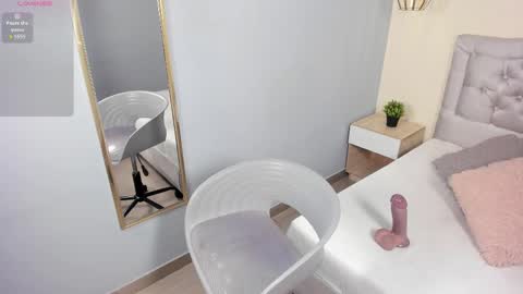 Escarlet online show from 02.20.26