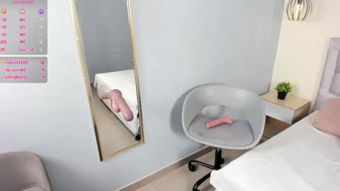 Escarlet online show from 05.11.26