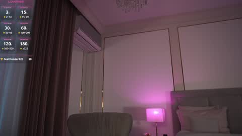 Snapshot of eseniyalove chatting on 12.30.24 Eseniya online show from 12.30.24