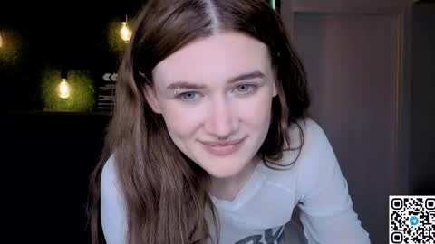Snapshot of eshleeeygreen chatting on 04.26.26 EshleGreen online show from 04.26.26