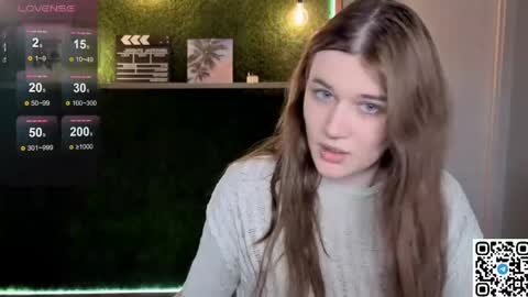 Snapshot of eshleeeygreen chatting on 05.03.26 EshleGreen online show from 05.03.26