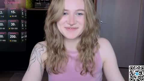 Snapshot of eshleeeygreen chatting on 05.09.26 EshleGreen online show from 05.09.26