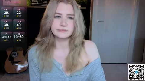 Snapshot of eshleeeygreen chatting on 05.28.26 EshleGreen online show from 05.28.26