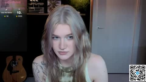 Snapshot of eshleeeygreen chatting on 06.02.26 EshleGreen online show from 06.02.26