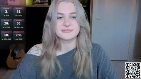 Snapshot of eshleeeygreen chatting on 06.05.26 EshleGreen online show from 06.05.26