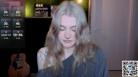 Snapshot of eshleeeygreen chatting on 06.06.26 EshleGreen online show from 06.06.26