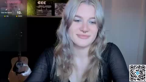Snapshot of eshleeeygreen chatting on 06.13.26 EshleGreen online show from 06.13.26