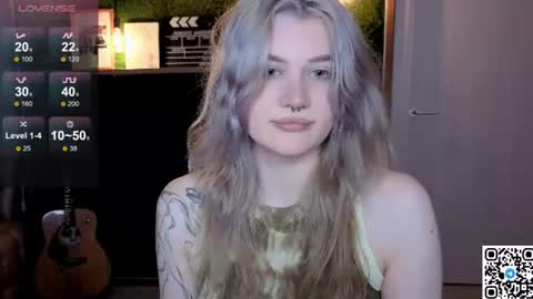 Snapshot of eshleeeygreen chatting on 06.19.26 EshleGreen online show from 06.19.26
