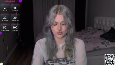 Snapshot of eshleeeygreen chatting on 07.15.26 EshleGreen online show from 07.15.26