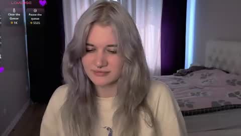 Snapshot of eshleeeygreen chatting on 07.19.26 EshleGreen online show from 07.19.26