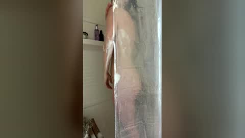 esimaralda online show from 04.18.26