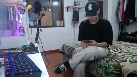 Snapshot of esjrobles chatting on 01.26.25 Esteban online show from 01.26.25
