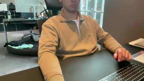 Snapshot of eskp chatting on 11.20.25 eskp online show from 11.20.25