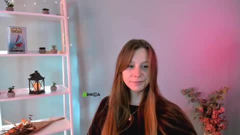 esme_moore_ online show from 10.04.25