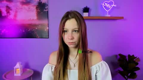 esme_moore_ online show from 10.07.25