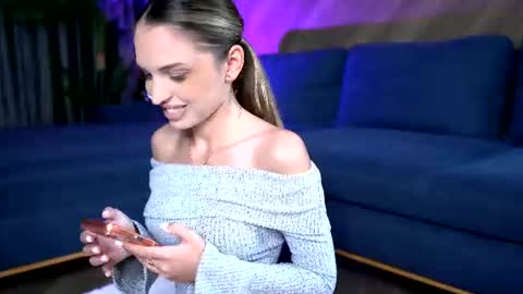 Snapshot of esmeainsley chatting on 07.26.26 Raluca online show from 07.26.26