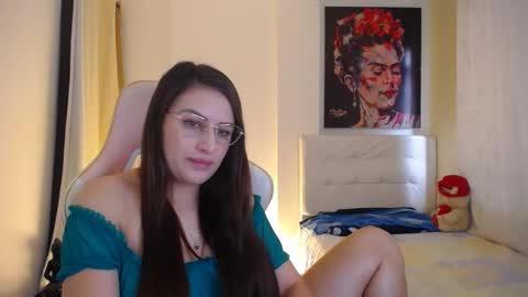 Esmeralda online show from 12.10.24