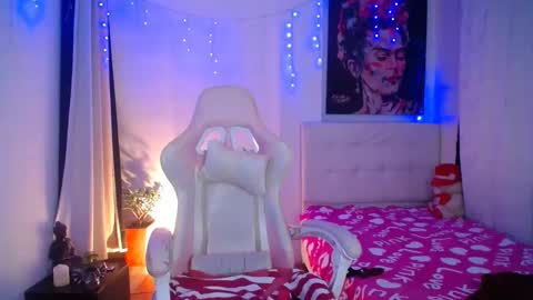 Esmeralda online show from 12.19.24