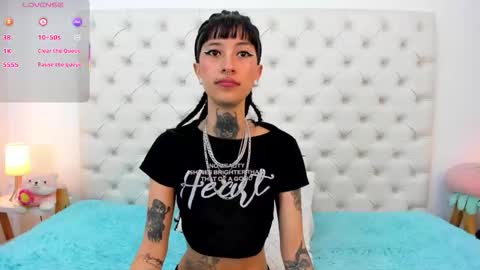 esmeralda  online show from 11.24.25