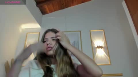 Snapshot of esmeralda_gomeez_ chatting on 10.22.25 E S M E online show from 10.22.25