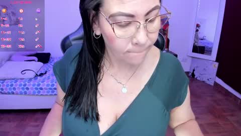 Snapshot of esmeralda_milf1 chatting on 07.25.26 esme online show from 07.25.26