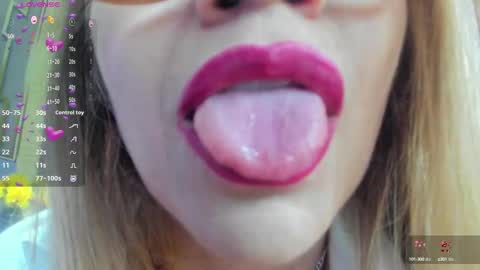 Esmeralda .INDEPENDENT MODEL online Monday to Saturday 3 pm Chicago online show from 03.03.25