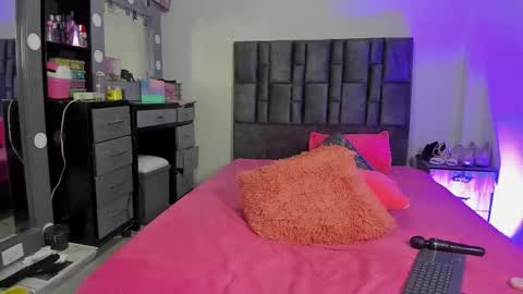 Perla online show from 12.19.25