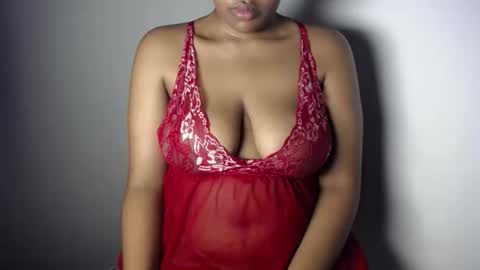 Snapshot of esmeray_ chatting on 05.30.26 Esme online show from 05.30.26