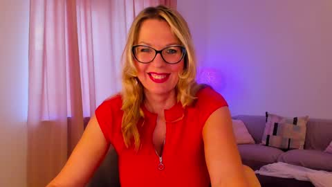 Esmi online show from 12.06.24