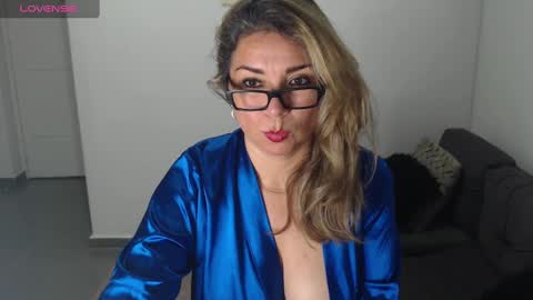 Juliana online show from 01.03.25