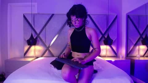 Esquizo Girl online show from 09.23.25