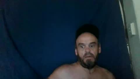 Snapshot of essensualelf chatting on 10.25.25 Essensual Elf online show from 10.25.25