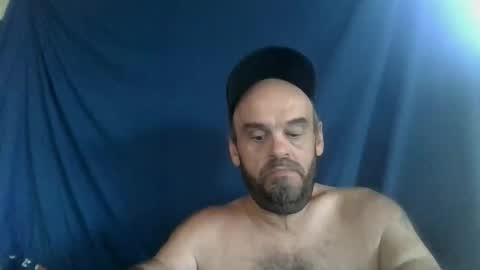 Snapshot of essensualelf chatting on 10.26.25 Essensual Elf online show from 10.26.25