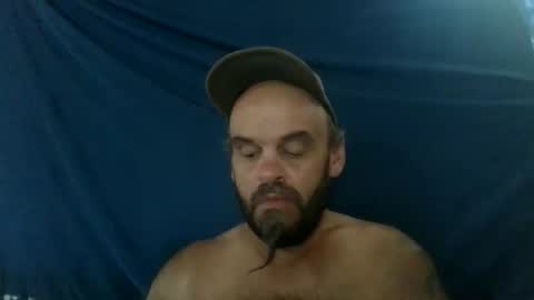 Snapshot of essensualelf chatting on 10.31.25 Essensual Elf online show from 10.31.25